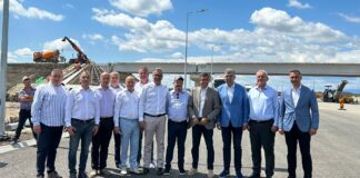 (VIDEO/FOTO) Premierul Ciolacu, în vizită pe șantierul Autostrăzii Buzău – Focșani: ,,Lucrările vor fi gata până la finalul anului”