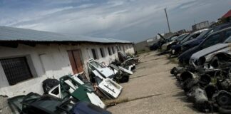 (Galerie FOTO) Sute de mașini scoase din uz, indisponibilizate de Poliție