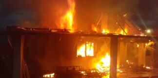 Piroman în Cernătești. A dat foc la două case. Ce a pățit bărbatul