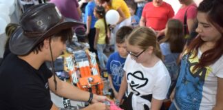 (Galerie FOTO) Număr mare de vizitatori la Noaptea Cercetătorilor Europeni