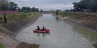 (UPDATE/FOTO) Căutări pentru găsirea unei femei posibil căzute într-un canal. Echipaj de scafandri, la fața locului