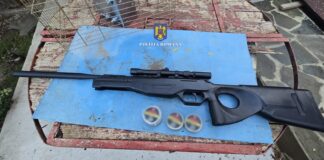 (FOTO) Percheziții într-un amplu dosar de trafic cu arme. Ce au găsit polițiștii buzoieni