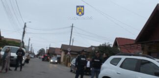 (VIDEO/FOTO) Doi tineri, reținuți pentru tâlhărie. Activități cu forțe sporite