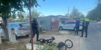 (UPDATE/FOTO) Biciclist lovit de mașină. Accident în Nișcov