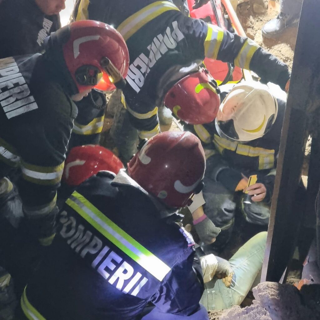 misiune salvare ISU Buzău, persoane surprinse sub mal