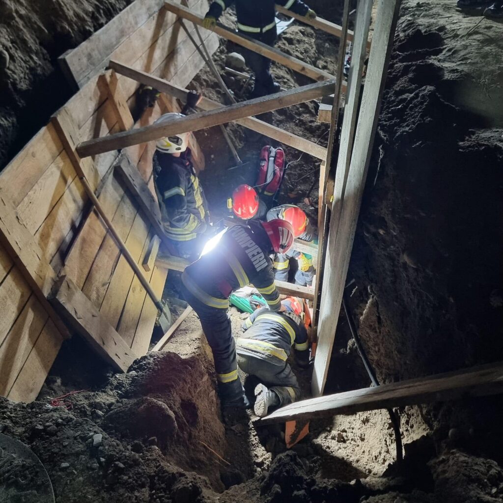 misiune salvare ISU Buzău, persoane surprinse sub mal