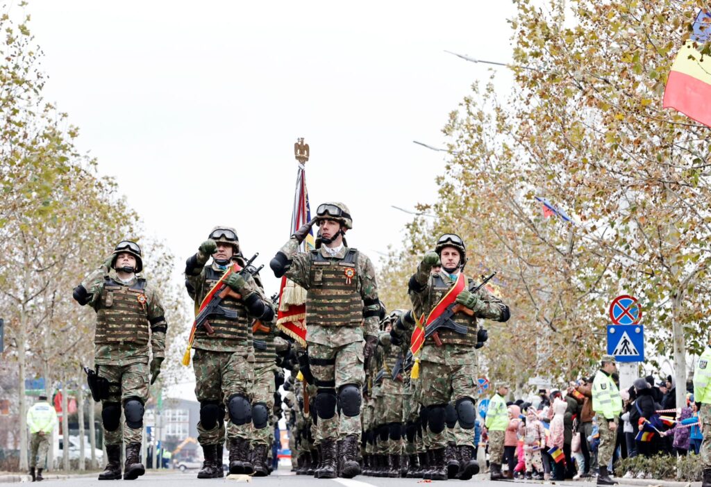 premier Marcel Ciolacu Calea Eroilor Buzău 1 decembrie 2024, Ziua Națională a României manifestări Calea Eroilor Buzău