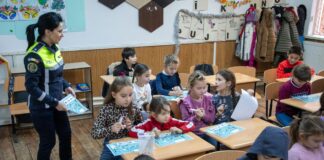 (Galerie FOTO) Școala Altfel. Sute de copii buzoieni, vizitați de polițiști