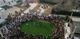 (Galerie FOTO) Sute de buzoieni, prinși în Hora Unirii