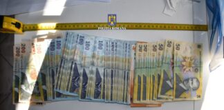 (VIDEO) Proxeneți în arest. Ce au mai descoperit polițiștii la percheziții