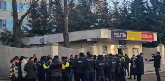 (UPDATE/FOTO) ,,Blocăm sistemul!”. Zeci de polițiști buzoieni, protest inedit