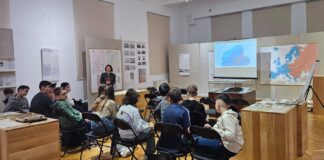 (FOTO) DEZBATERE cu elevii, la Muzeul Județean: ,,Detenția politică în țările comuniste. Penitenciarul de la Râmnicu Sărat”