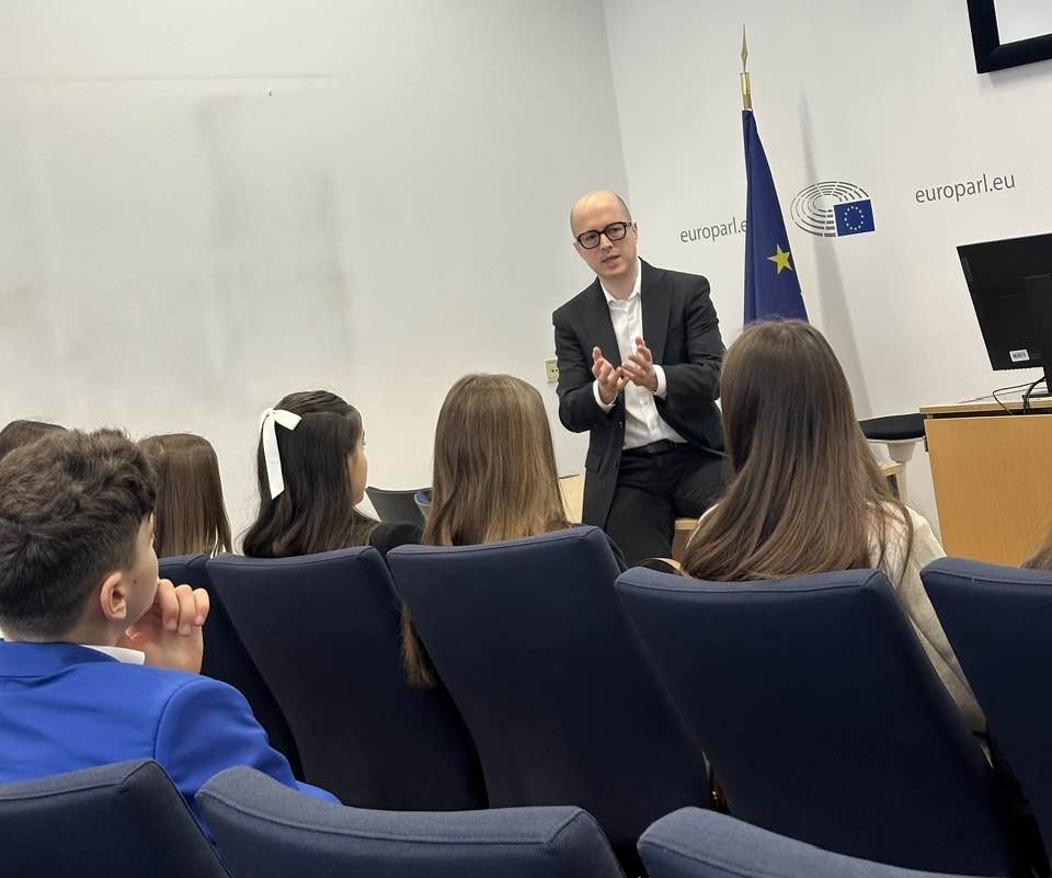 eurodeputat Andi Cristea, vizită elevi buzoieni Parlamentul European, vizită Parlamentul European