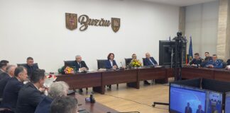 (FOTO) Noua șefă de la Casa Albă, învestită în funcție, alături de noul subprefect