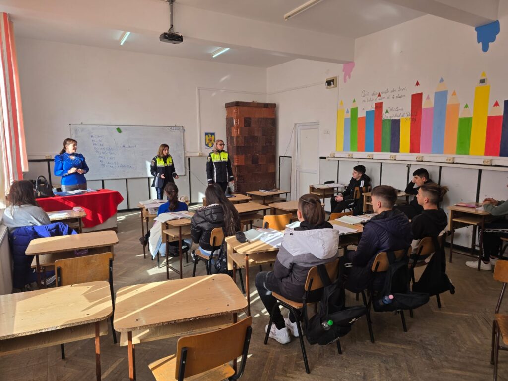 acțiuni preventive Buzău, dialog elevi-polițiști, elevi Buzău