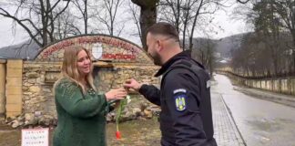 (VIDEO) Pentru doamnele și domnișoarele din stațiune. Gestul jandarmilor