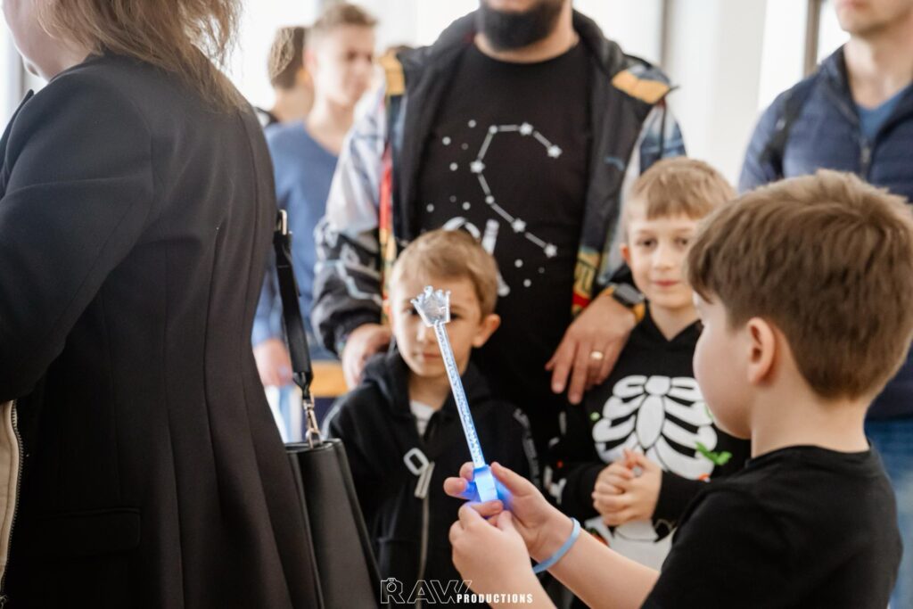 Grinch'ulică buzău martie 2025, spectacol copii Buzău