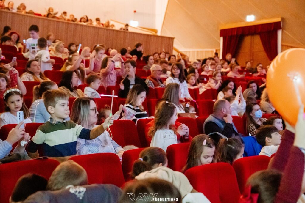 Grinch'ulică buzău martie 2025, spectacol copii Buzău