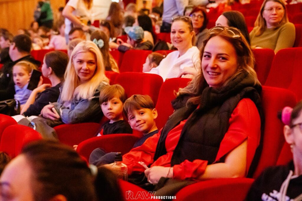 Grinch'ulică buzău martie 2025, spectacol copii Buzău