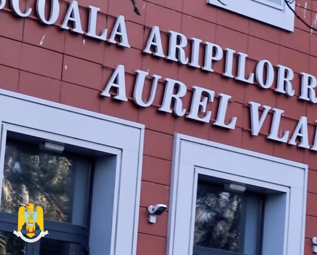 113 ani învățământ aviație Boboc