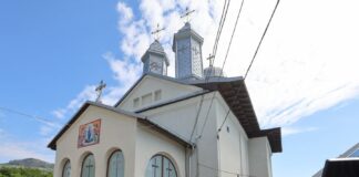 (FOTO) Biserică din Breaza, sfințită de IPS Ciprian