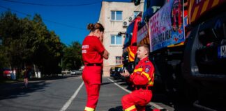 (FOTO) INEDIT. Cerere în căsătorie la ISU Buzău. Protagoniști: Cosmin și Lidia