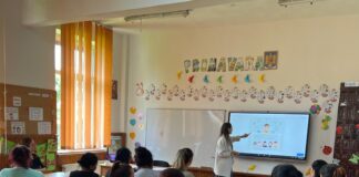 STUDIU: Doar 44% dintre profesori se simt foarte pregătiți pentru integrarea tehnologiei în predare. World Vision România