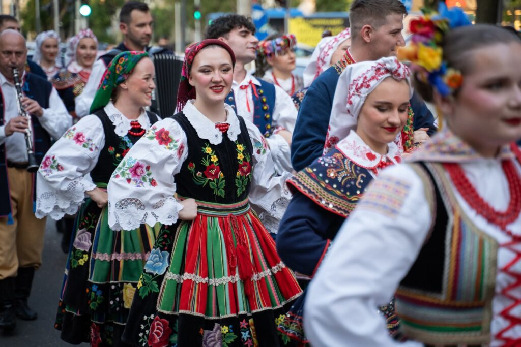 Festivalul Internațional de Folclor „Plaiurile Mioriței”