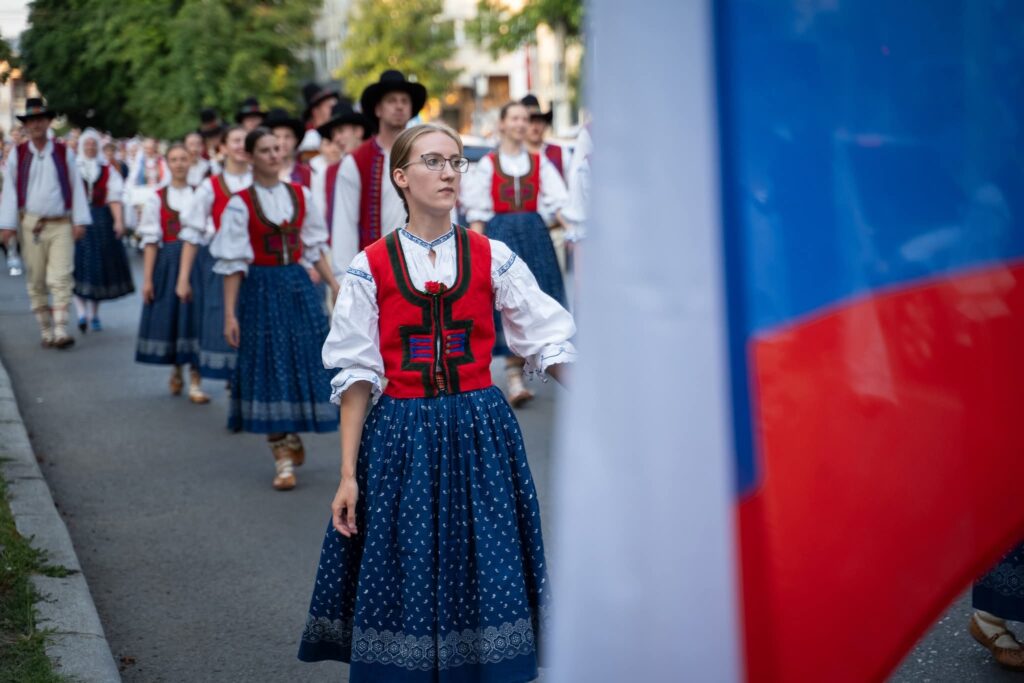 Festivalul Internațional de Folclor „Plaiurile Mioriței”