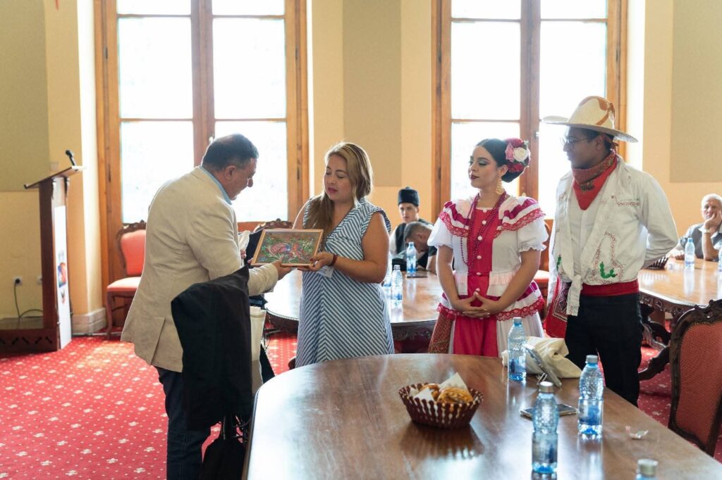 Festivalul Internațional de Folclor „Plaiurile Mioriței”