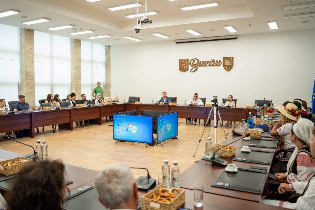 Festivalul Internațional de Folclor „Plaiurile Mioriței”