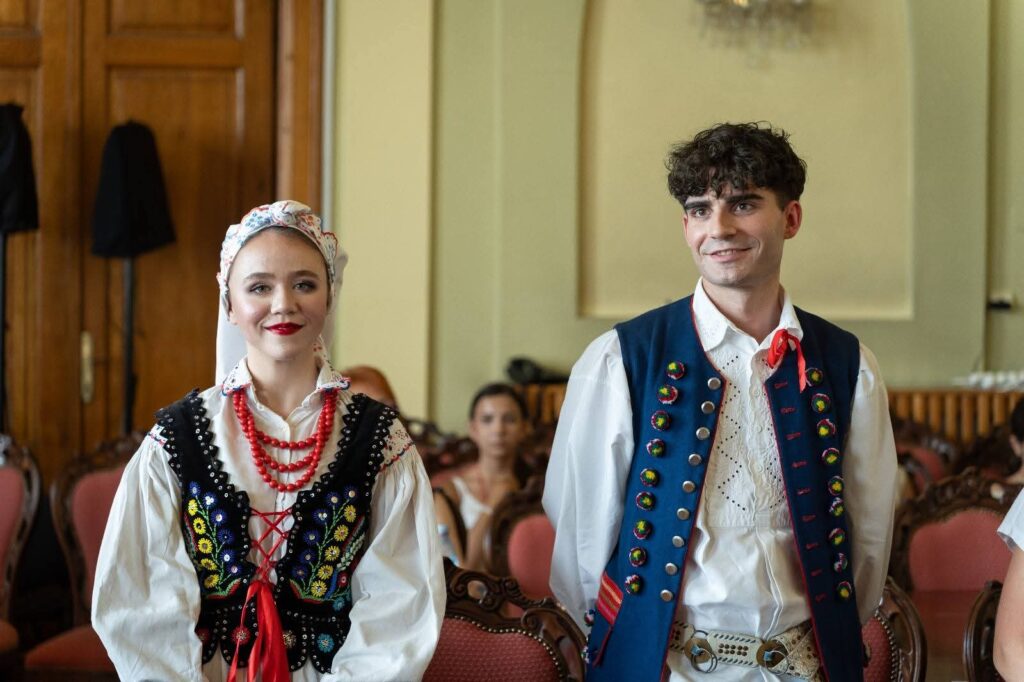 Festivalul Internațional de Folclor „Plaiurile Mioriței”