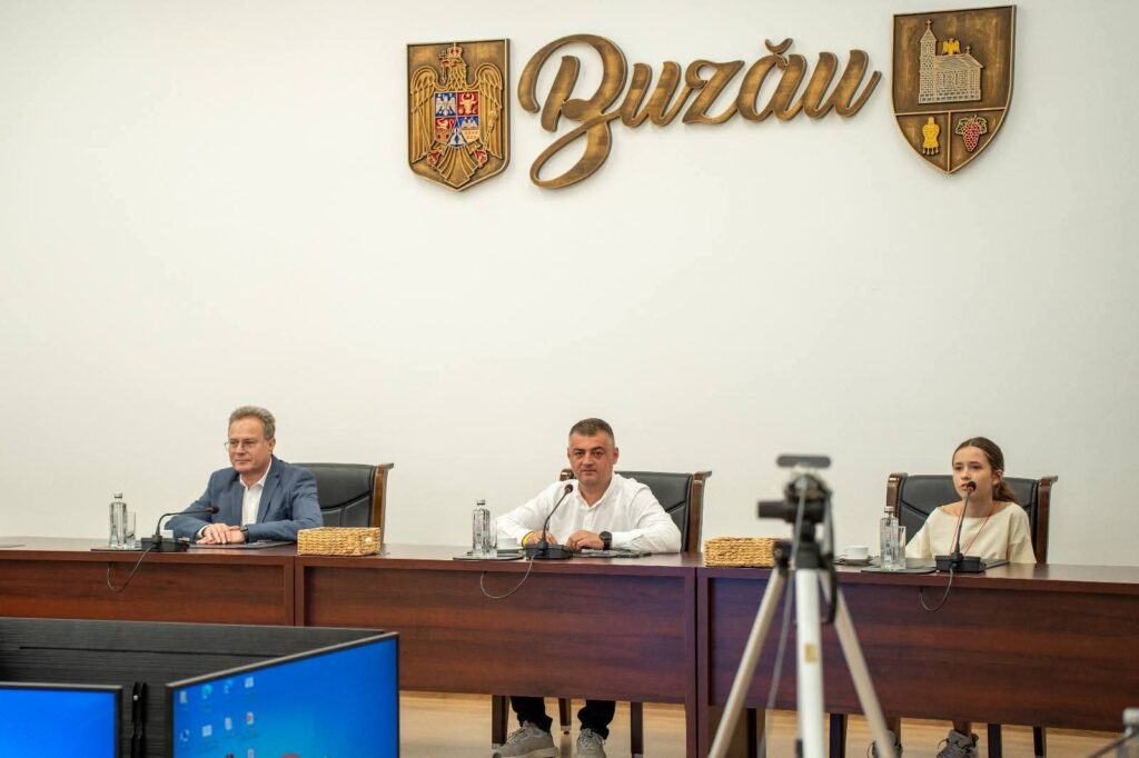 Festivalul Internațional de Folclor „Plaiurile Mioriței”