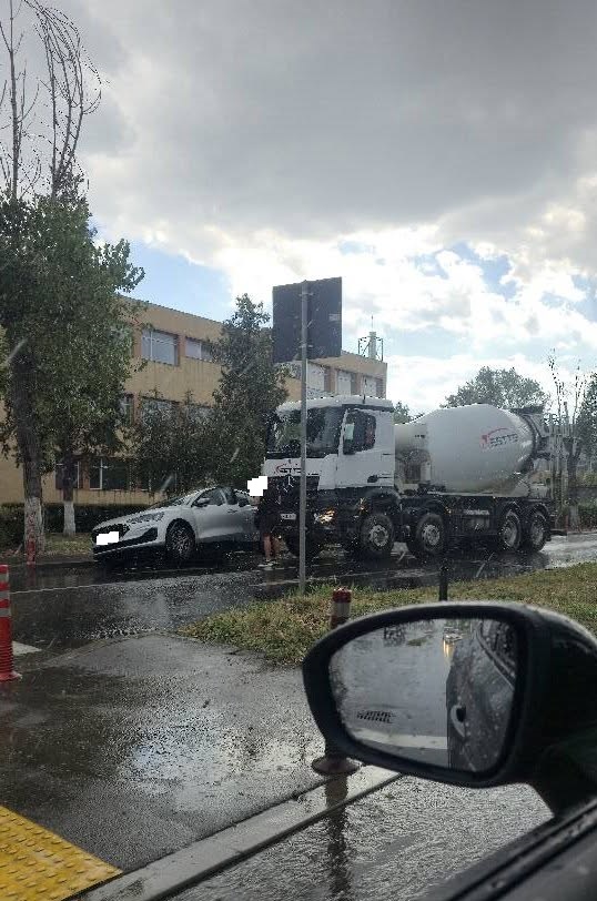 copaci căzuți Buzău, rupere de nori Buzău, străzi inundate Buzău