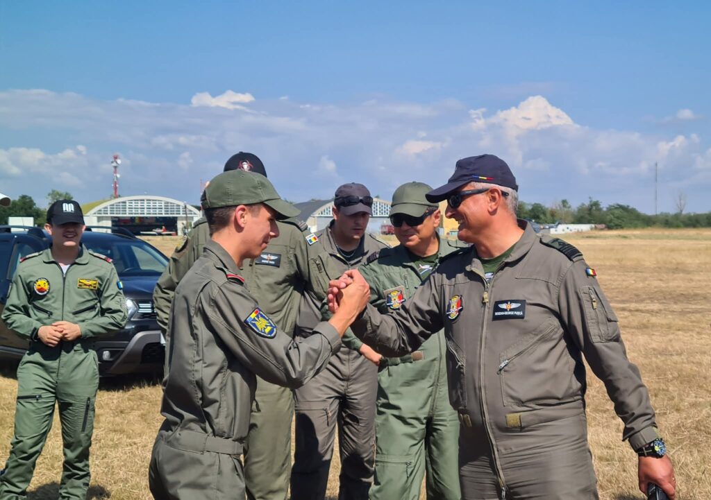 Baza Aeriană Boboc, botez mărăcini Boboc, Primul zbor