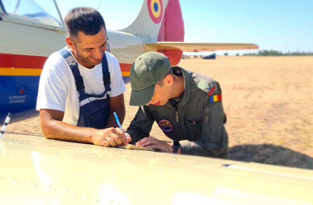 Baza Aeriană Boboc, botez mărăcini Boboc, Primul zbor