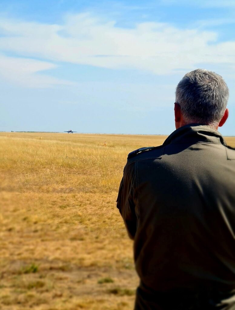 Baza Aeriană Boboc, botez mărăcini Boboc, Primul zbor