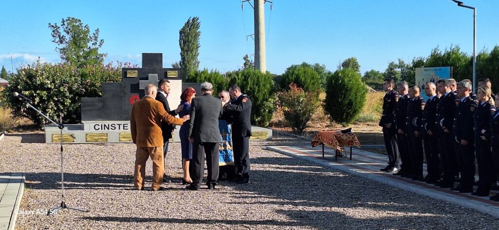 panou comemorativ monument Mihăilești