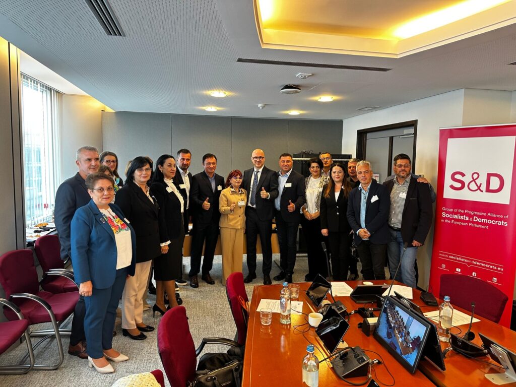 europarlamentar Andi Cristea dezbatere profesori buzoieni, profesori buzoieni Parlamentul European