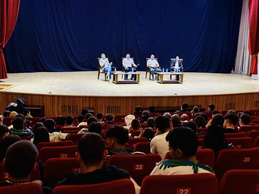 luptători MMA întâlnire liceeni Buzău, violență în școli, violență stradală