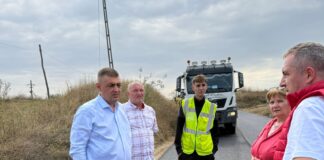 (FOTO) Încă un tronson asfaltat. Drumul județean Batogu – Pardoși era un coșmar pentru șoferi