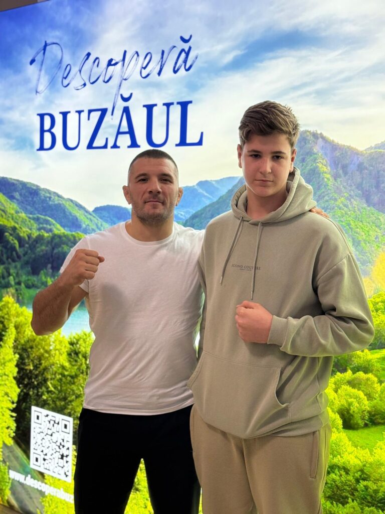 luptători MMA întâlnire liceeni Buzău, violență în școli, violență stradală