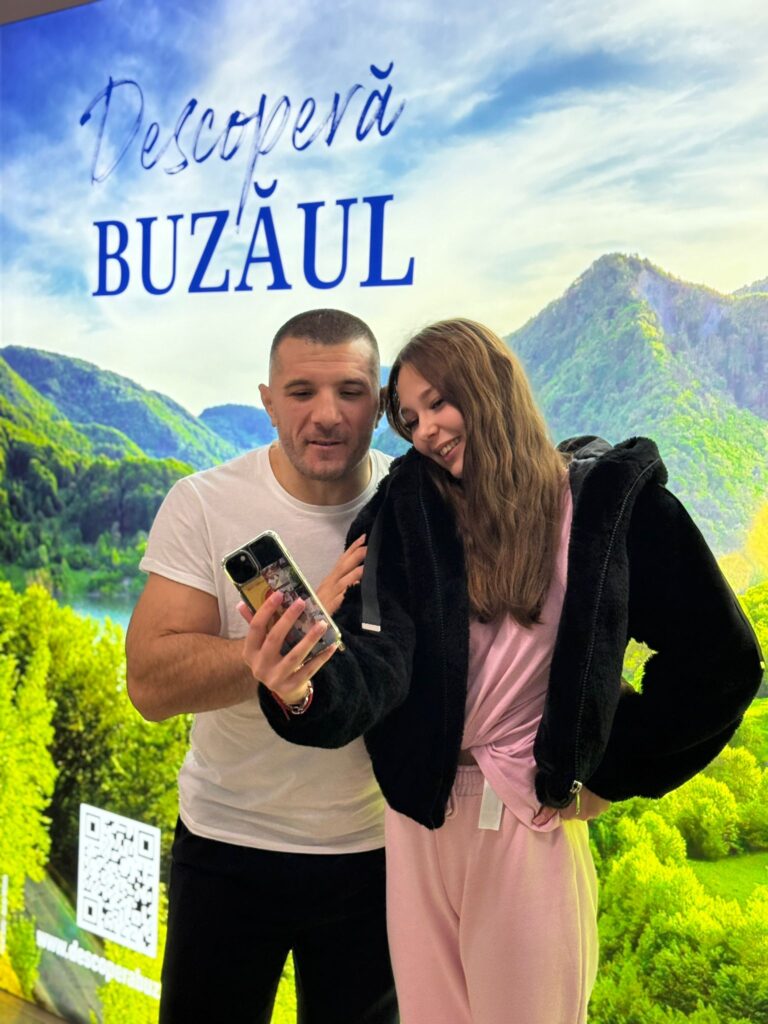 luptători MMA întâlnire liceeni Buzău, violență în școli, violență stradală