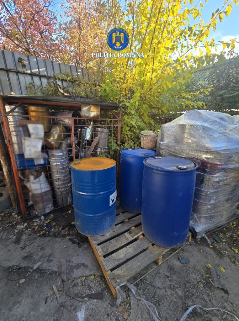 (FOTO) Deșeuri și substanțe periculoase depozitate ilegal. Dosar penal după un control la două firme 1 deșeuri substanțe periculoase dosar penal