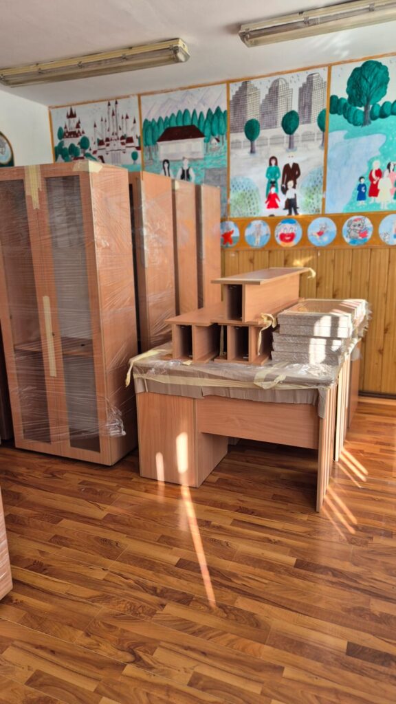 mobilier nou echipamente digitale Școala Căpățânești Mărăcineni, primăria mărăcineni