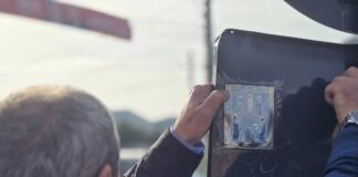 (FOTO) Indicatoare rutiere cu iconițe. În ce localitate buzoiană au fost montate. Ce părere aveți despre această idee?