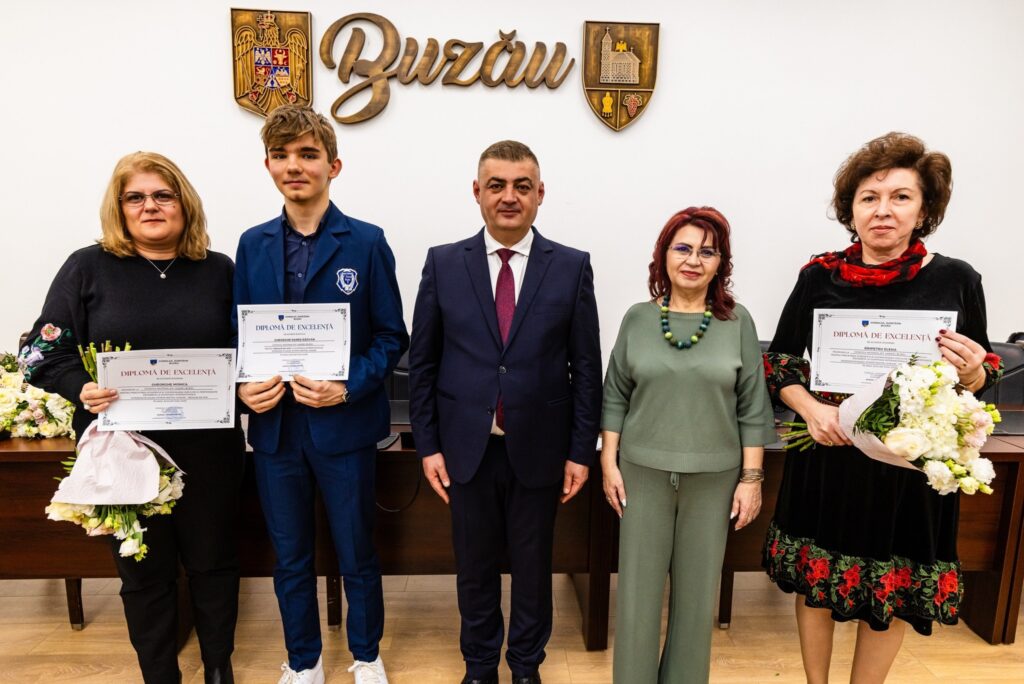 elevi profesori premiați Consiliul Județean Buzău