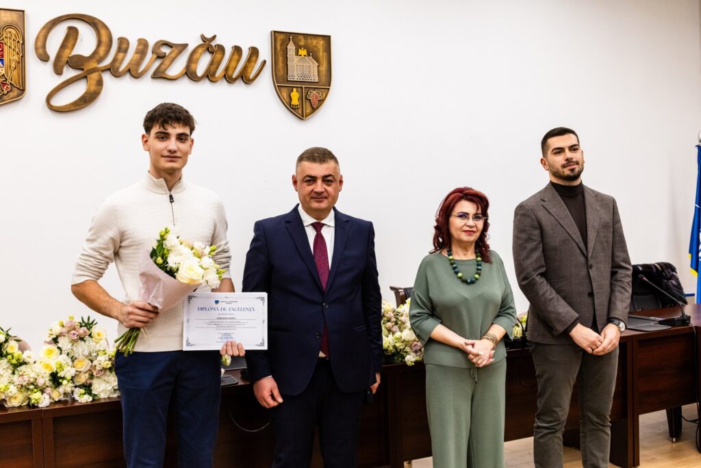 elevi profesori premiați Consiliul Județean Buzău