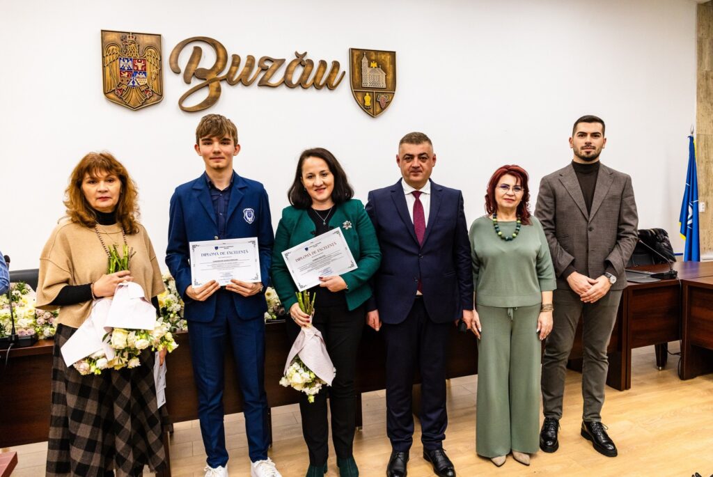 elevi profesori premiați Consiliul Județean Buzău