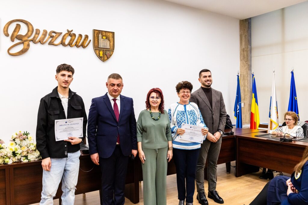 elevi profesori premiați Consiliul Județean Buzău